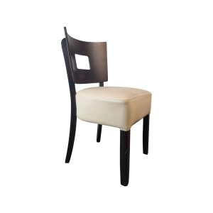 Super-Seat | The Lisa Curve Hospitality Chair | White cushioned seat, dark brown wood backrest with cutout, four sturdy legs. | Horecameubilair