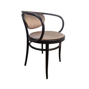 Super-Seat | The Michael Thonet 210 vintage bentwood armchair | Donker-mocha gebogen hout, ronde rug en zitting bekleed met lichtbeige stof. | Horecameubilair