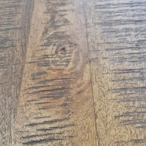 Super-Seat | Close-up of the Vintage Mango Wood Table Tops R'dam 70x70cm | Bruin mangohout met zichtbare noesten, krasjes & houtnerf, natuurlijke uitstraling |. | Horecameubilair