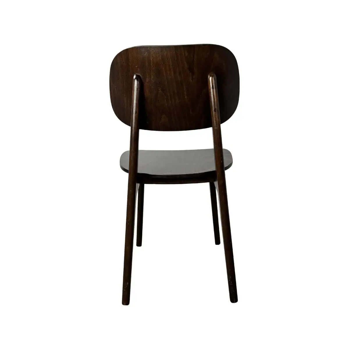 Super-Seat |Donkerhouten stoel met gebogen rugleuning en vier poten, minimalistisch ontwerp, achteraanzicht op witte achtergrond. | Horecameubilair